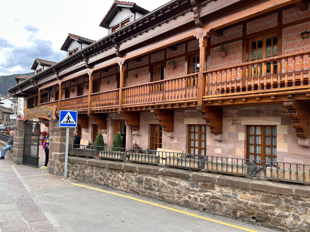 WhatsApp Image 2025-03-19 at 21.39.19 (1)