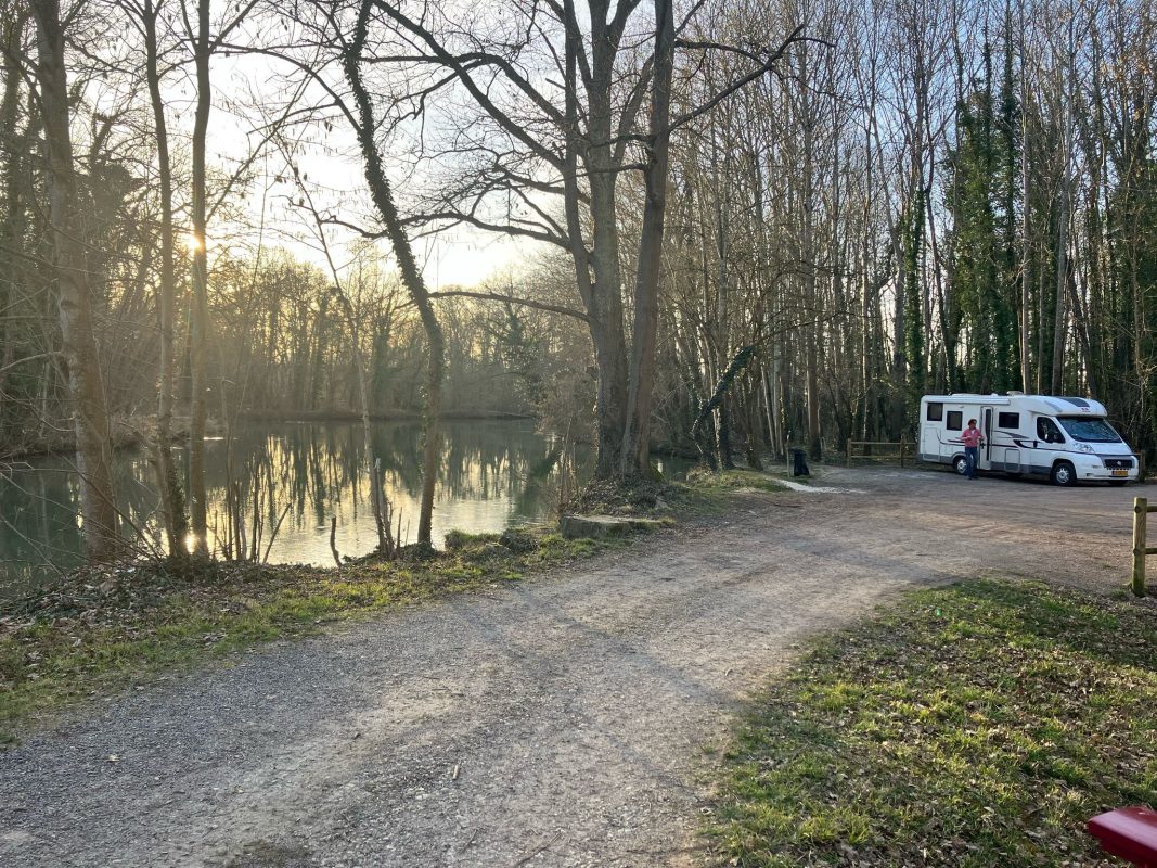 b2e4d49d-f610-4afb-9778-fe7b7e4052ed